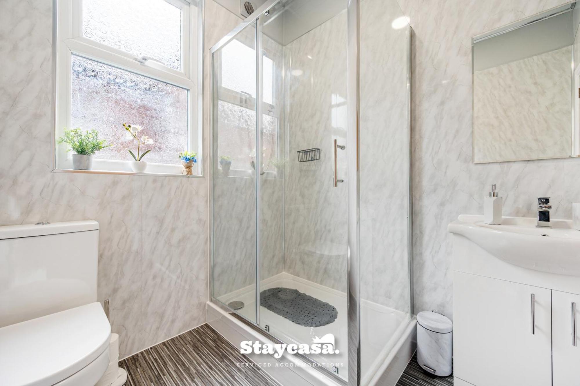 Urban Oasis Spacious 4-bedroom In Manchester